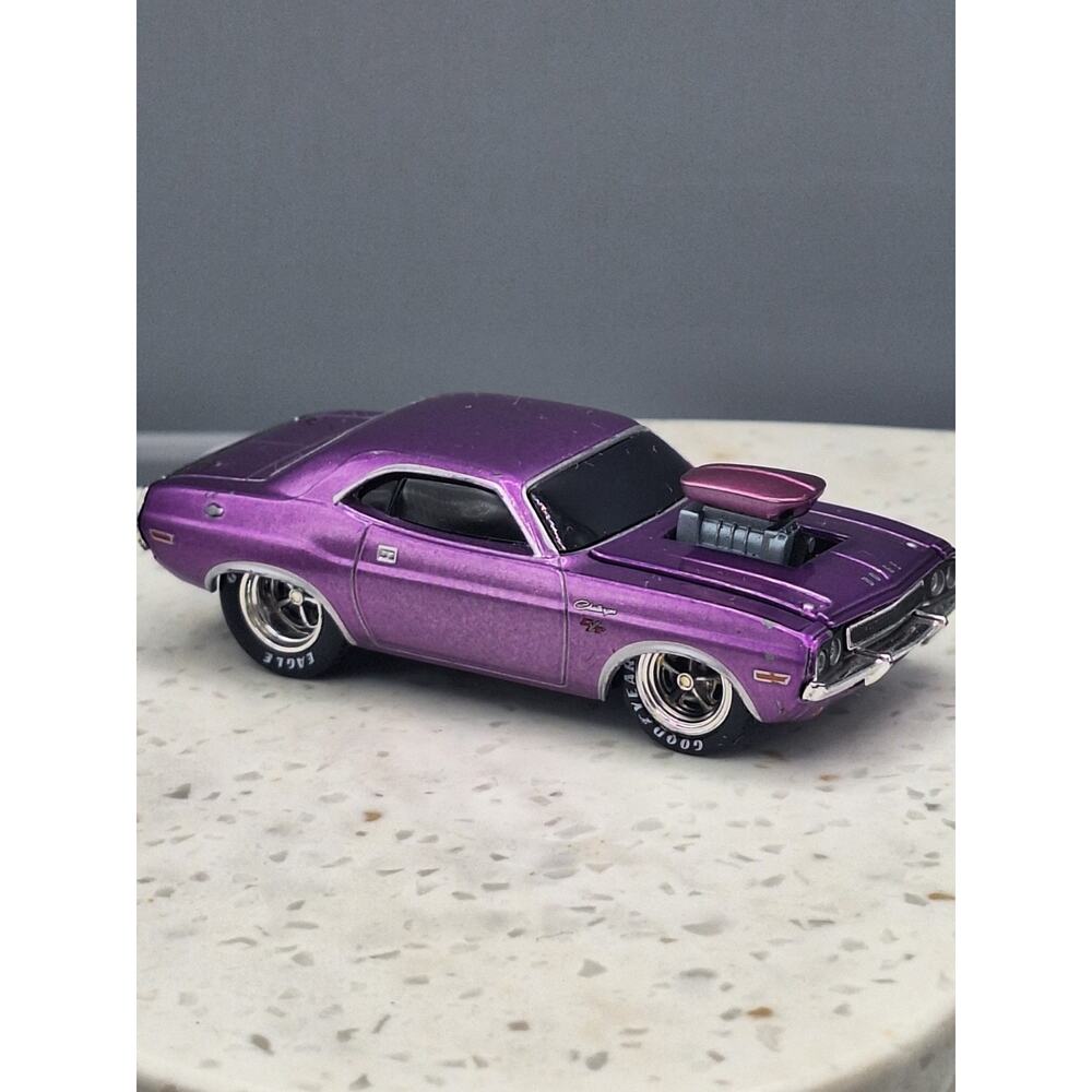 M2 MACHINES~1970 DODGE CHALLENGER R/T 383 ~GROUND POUNDERS~1:64 Scale~DIECAST